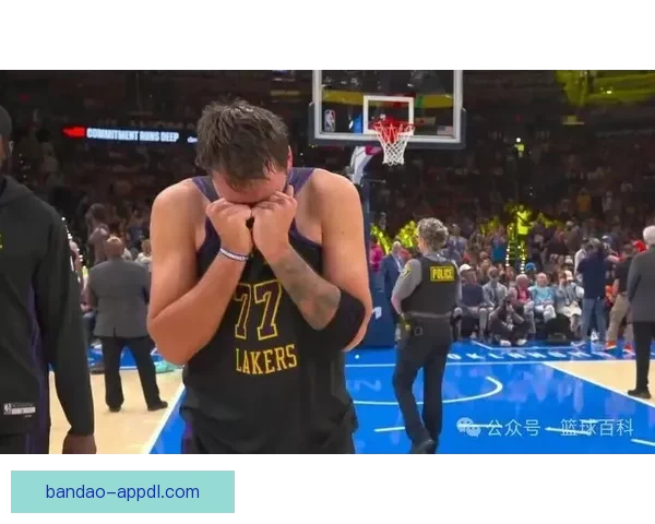 湖人雪上加霜 里夫斯二级拉伤将缺席常规赛 东契奇无限期休战加剧局势